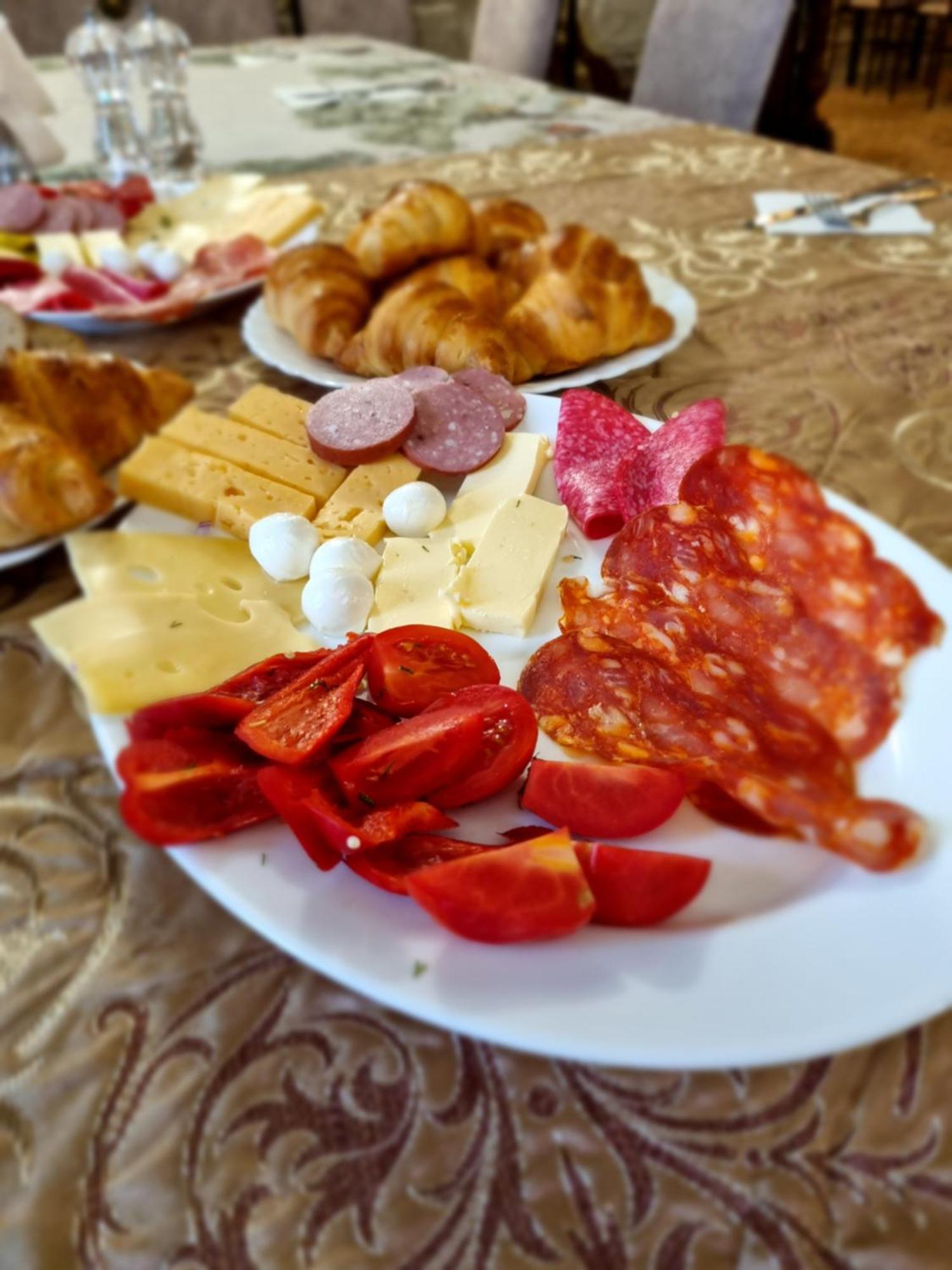 Castel Unghern Ivancea Екстериор снимка